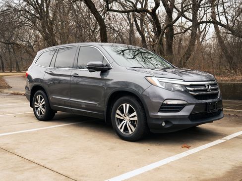 Used 2017 Honda Pilot EX-L image 2