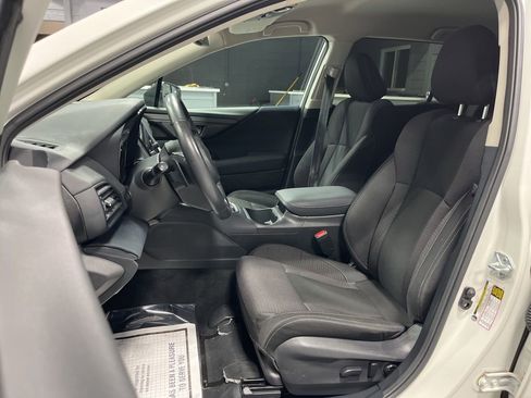 Used 2023 Subaru Outback Premium AWD/4WD image 13