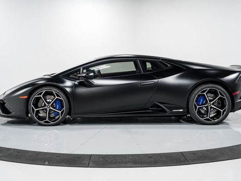 Used 2022 Lamborghini Huracan EVO RWD image 6