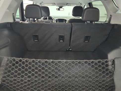 Used 2023 GMC Terrain SLE image 10