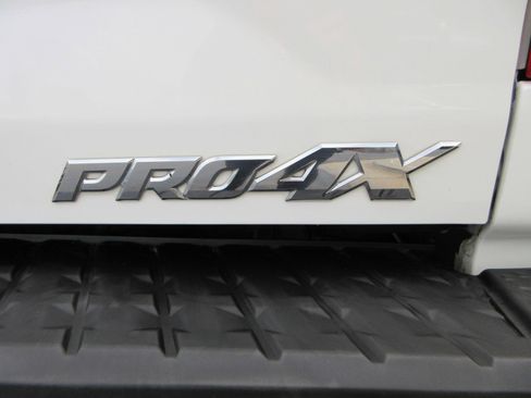 Used 2017 Nissan Titan PRO-4X AWD/4WD image 11