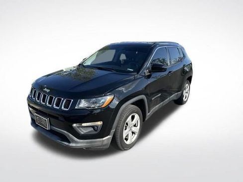 Used 2018 Jeep Compass Latitude w/ Popular Equipment Group AWD/4WD image 5