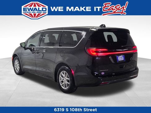 New 2026 Chrysler Pacifica Select image 17