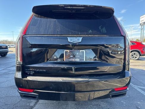 Used 2022 Cadillac Escalade ESV Sport w/ Touring Package image 5