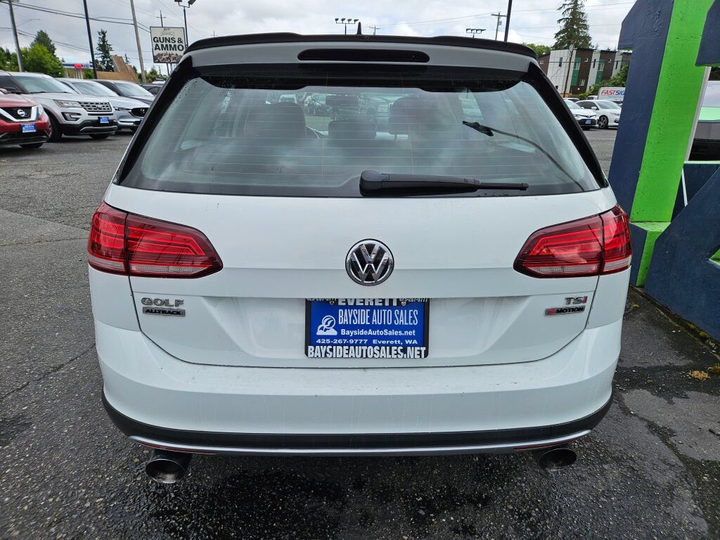 Used 2017 Volkswagen Golf Alltrack S AWD/4WD image 4