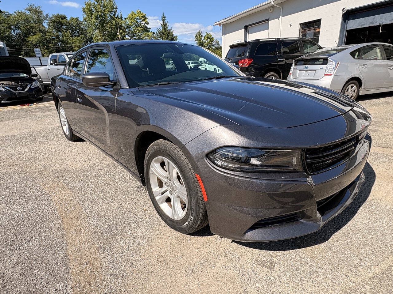 Used 2022 Dodge Charger SXT RWD image 4