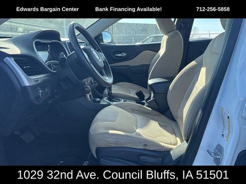 Used 2015 Jeep Cherokee Sport image 15