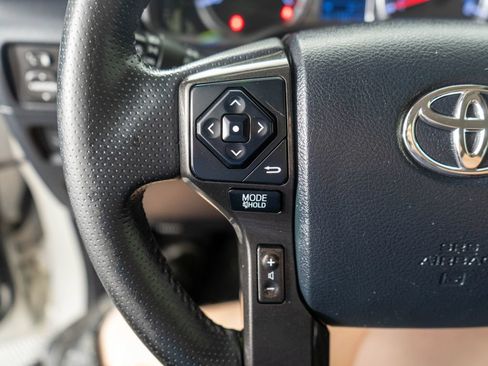 Used 2018 Toyota 4Runner TRD Off-Road Premium AWD/4WD image 15