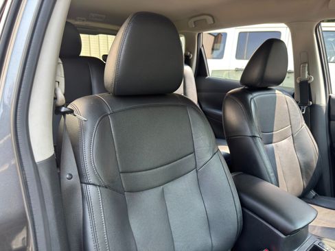 Used 2020 Nissan Rogue SL FWD image 35