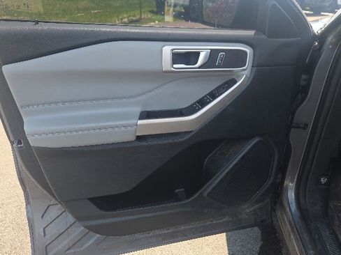 Used 2022 Ford Explorer XLT w/ Equipment Group 202A RWD image 25