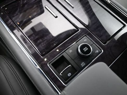 Used 2020 Lincoln Navigator Reserve w/ Luxury Package AWD/4WD image 19
