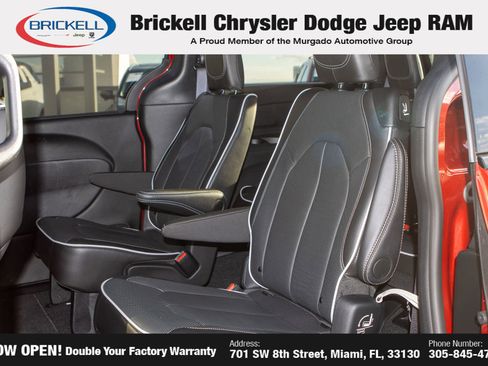 New 2026 Chrysler Pacifica Limited w/ S Appearance Package image 16