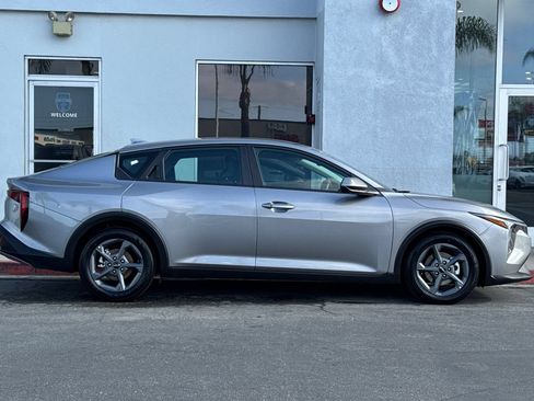 Used 2025 Kia K4 FWD image 2