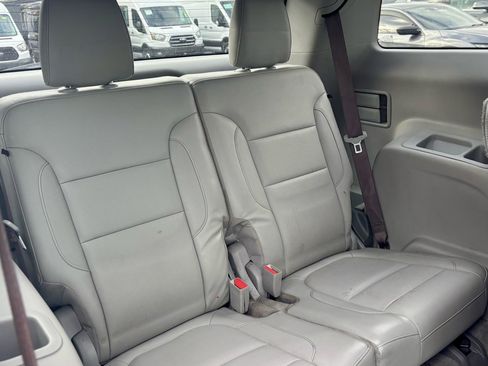 Used 2019 GMC Acadia SLT image 13