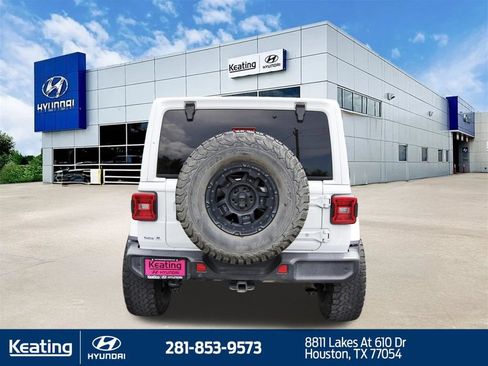 Used 2020 Jeep Wrangler Unlimited Sahara AWD/4WD image 6
