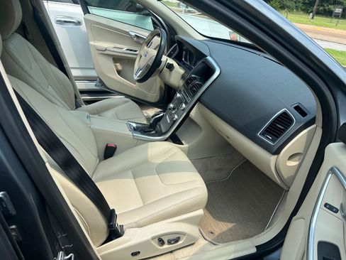 Used 2016 Volvo XC60 T5 Premier FWD image 12