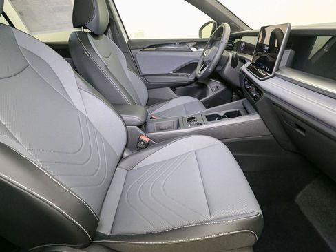 New 2026 Volkswagen Tiguan SE R-Line AWD/4WD image 15