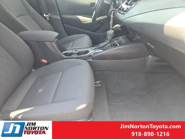 Used 2025 Toyota Corolla LE FWD image 15