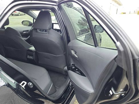 Used 2025 Toyota Corolla SE image 14