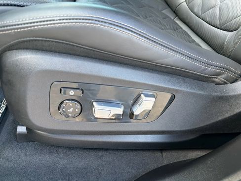 Used 2025 BMW X5 sDrive40i w/ M Sport Package RWD image 19