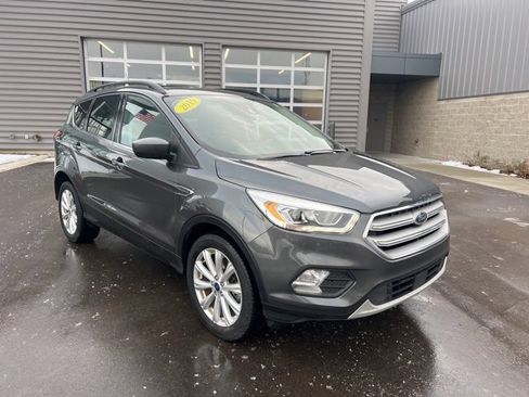 Used 2019 Ford Escape SEL image 3