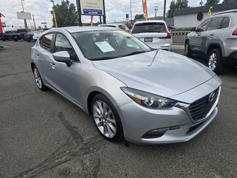 Used 2017 MAZDA MAZDA3 Touring FWD image 4