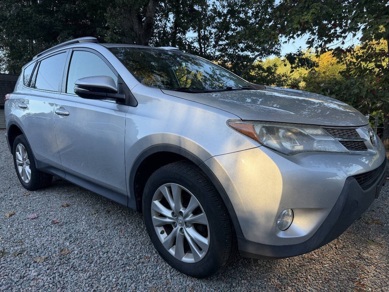Used 2015 Toyota RAV4 Limited AWD/4WD image 1