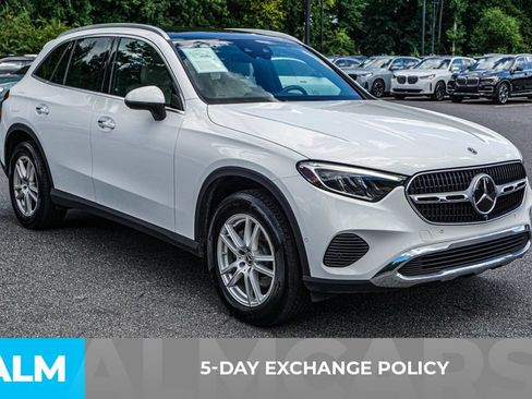 Used 2025 Mercedes-Benz GLC 300 4MATIC w/ Driver Assistance Package image 3
