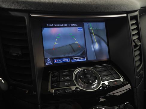 Used 2017 INFINITI QX70 AWD w/ Premium Package image 24