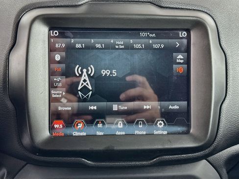 Used 2023 Jeep Renegade Latitude AWD/4WD image 21