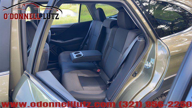 Used 2025 Subaru Outback Premium AWD/4WD image 11