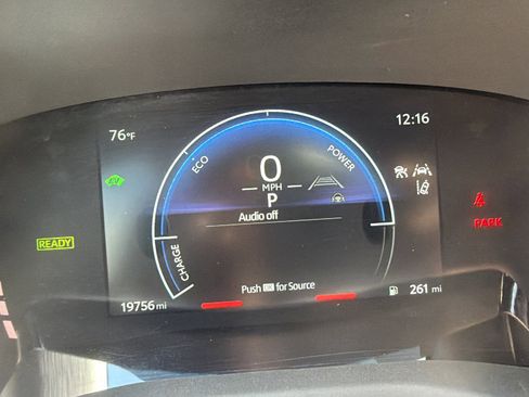 Used 2025 Toyota Camry SE FWD image 10