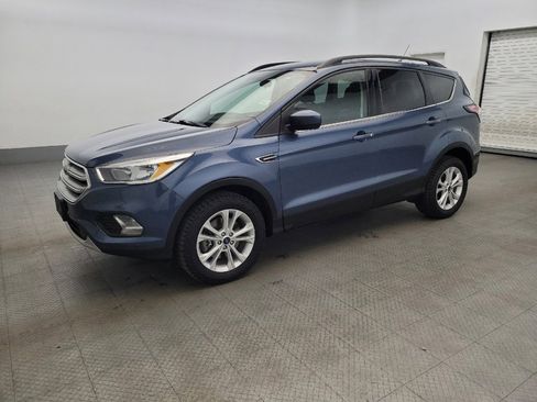 Used 2018 Ford Escape SE w/ SE Sync 3 Package image 2