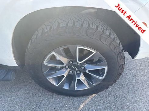 Used 2023 Chevrolet Tahoe Z71 w/ Luxury Package AWD/4WD image 18