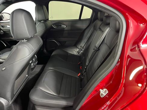 Used 2023 Alfa Romeo Giulia Estrema image 25