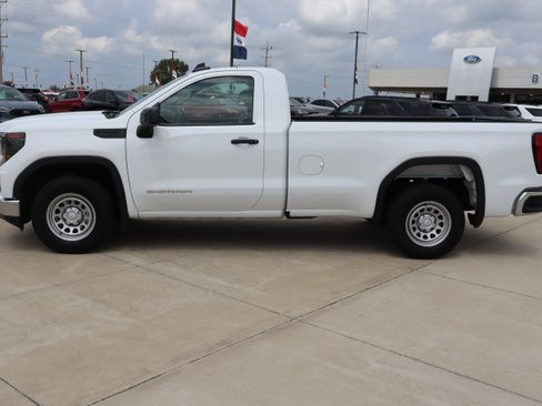 Used 2024 GMC Sierra 1500 Pro w/ Convenience Package RWD image 9