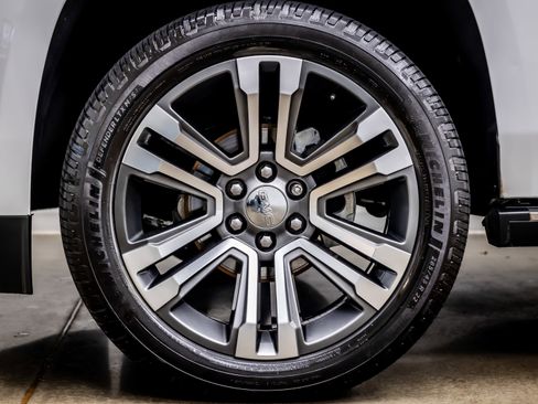 Used 2018 GMC Yukon Denali w/ Denali Ultimate Package image 34