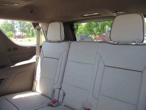New 2026 GMC Yukon Denali w/ Sun & Power Step Package AWD/4WD image 13