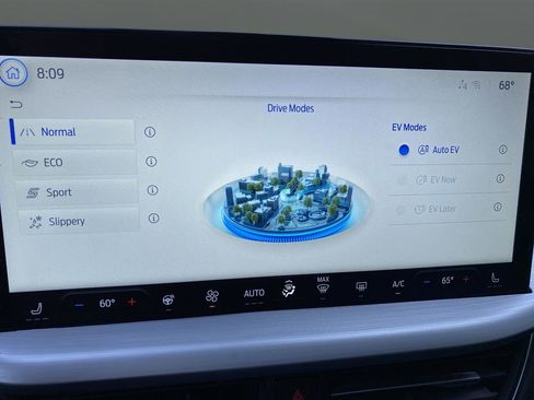 New 2025 Ford Escape Base w/ PHEV Premium Package image 31