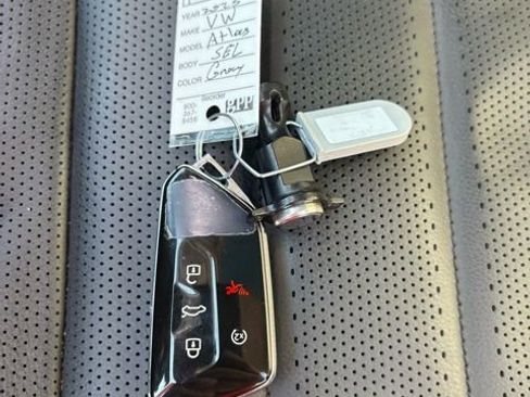 Used 2025 Volkswagen Atlas SEL image 6