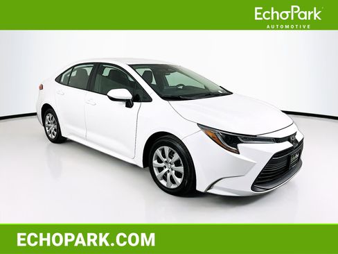 Used 2024 Toyota Corolla LE image 1