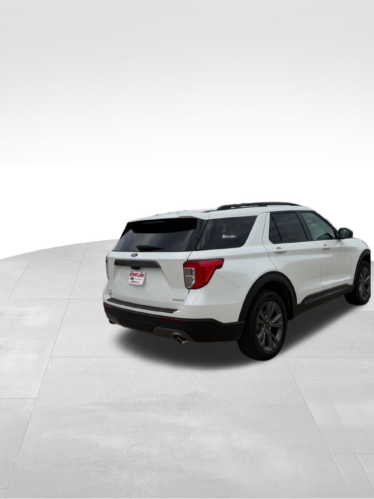 Used 2024 Ford Explorer XLT w/ Equipment Group 202A AWD/4WD image 5