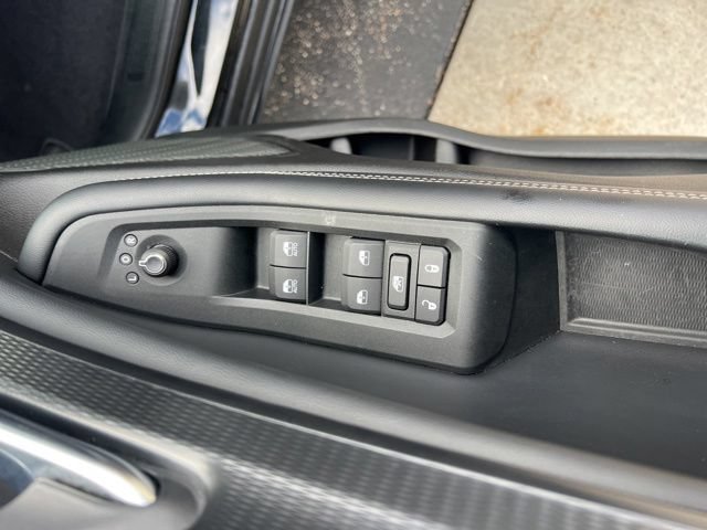 Used 2025 Jeep Grand Cherokee Altitude AWD/4WD image 13