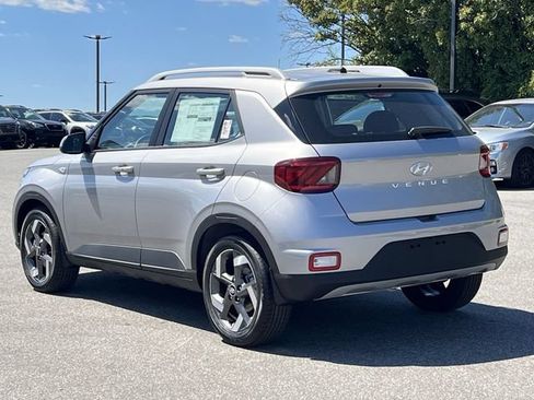 New 2026 Hyundai Venue SEL FWD image 11
