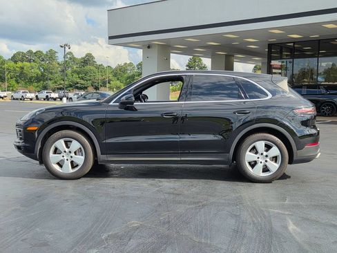 Used 2022 Porsche Cayenne AWD/4WD image 2