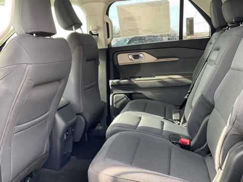 Used 2026 Ford Explorer Active AWD/4WD image 38
