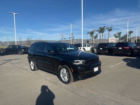 Used 2025 Dodge Durango GT image 2