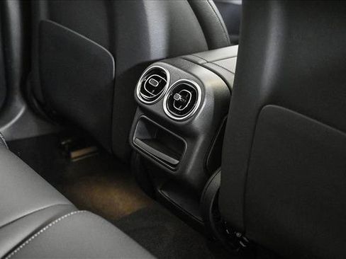 Certified 2025 Mercedes-Benz GLC 300 4MATIC image 18