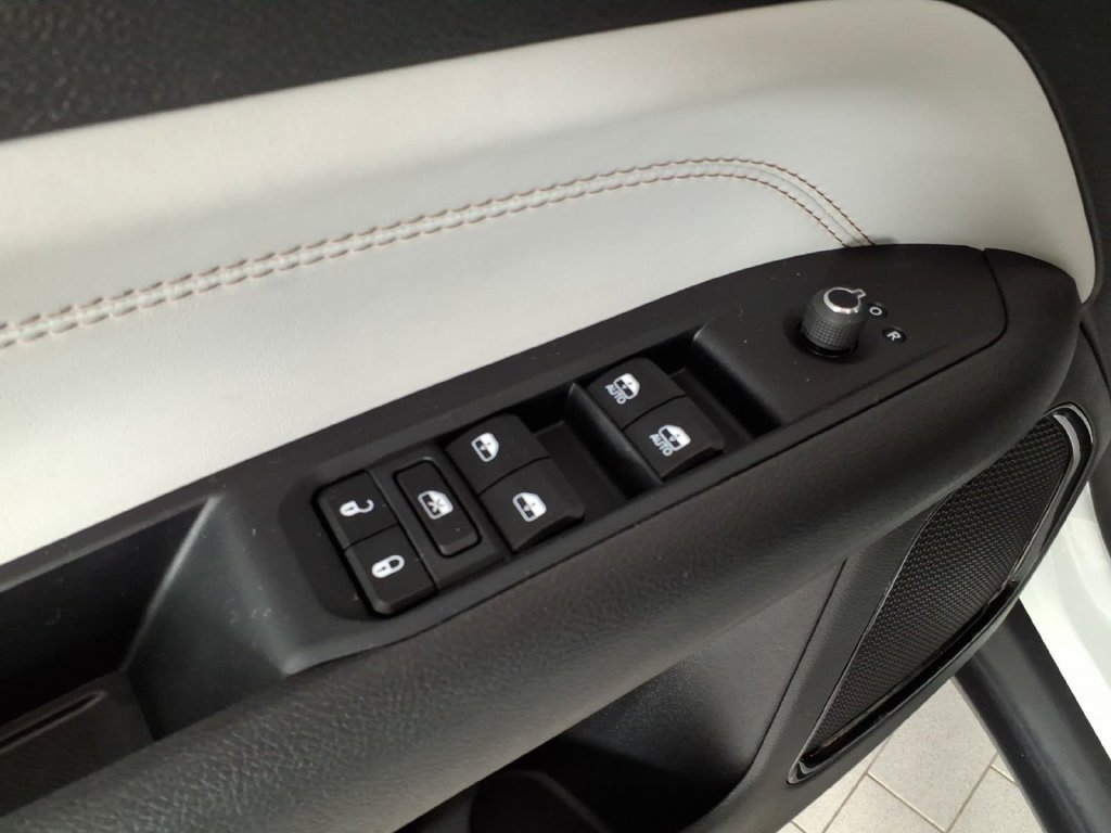 Used 2024 Jeep Compass Limited AWD/4WD image 15