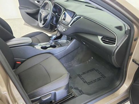 Used 2024 Chevrolet Malibu LT FWD image 28